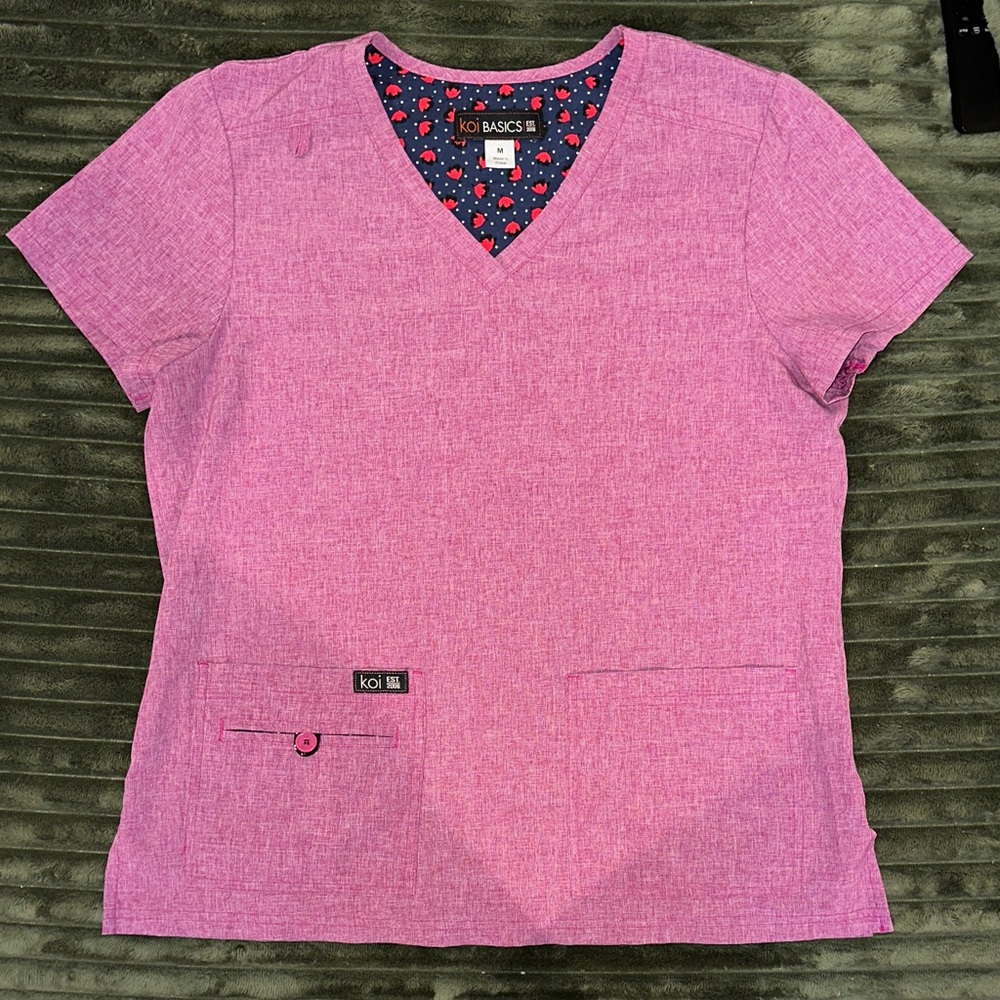 Medium Koi scrub top